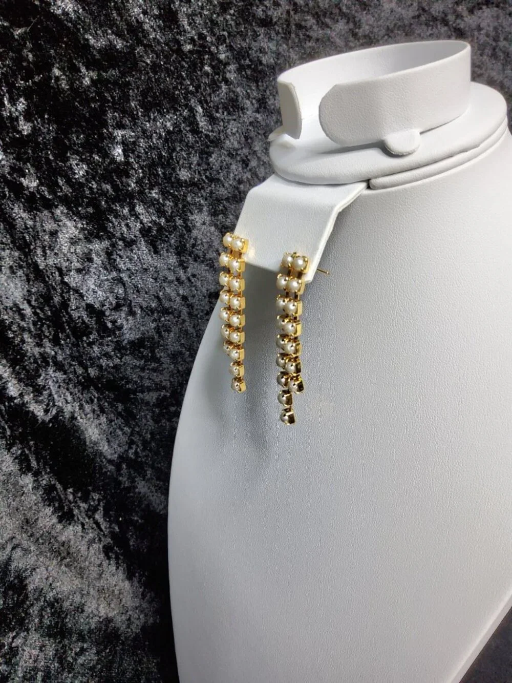 vintage gold tone faux pearl lined drop/dangle earrings